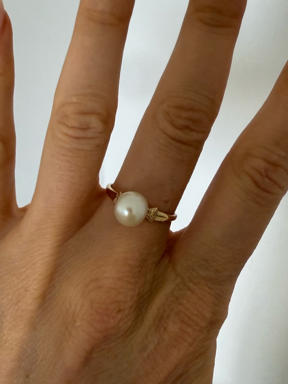 Vintage Genuine Pearl Gold Tone Ring Size 8 - Picture 4 of 4
